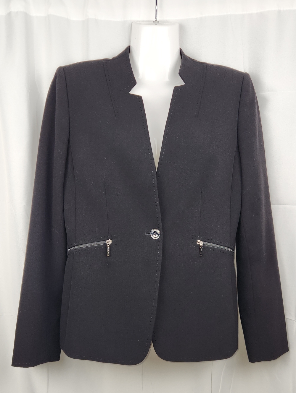 Women's Black Notch-Collar Single-Button Blazer